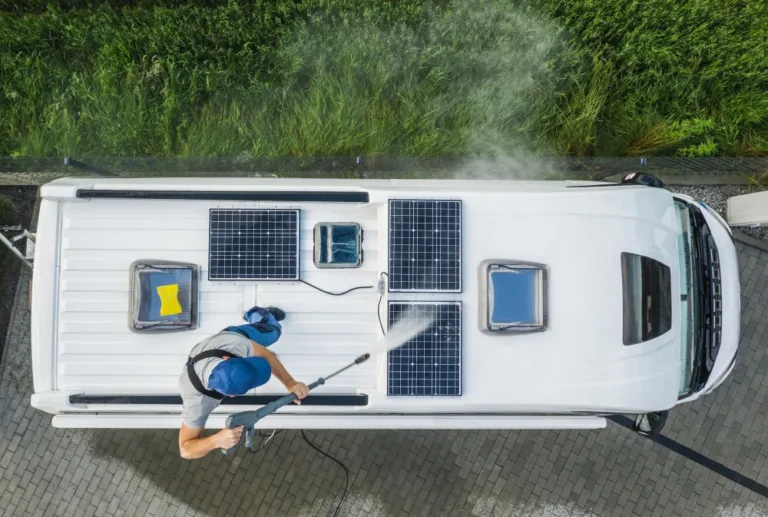 Fotowoltaika nie tylko na budynkach. Gdzie jeszcze można wykorzystać energię słoneczną?