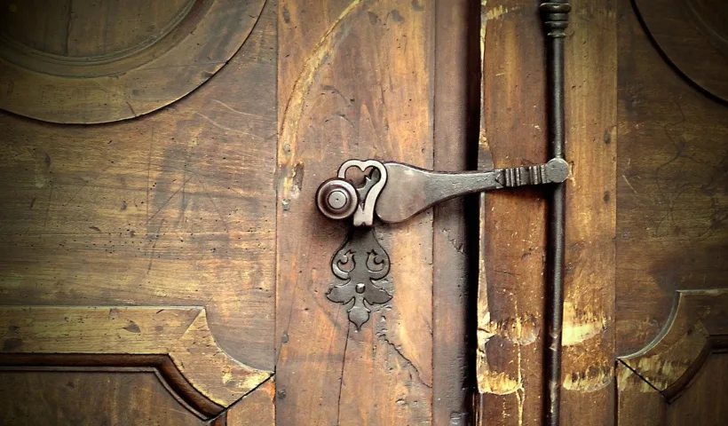 Drzwi rustykalne – jak dobrać drzwi do rustykalnych wnętrz?