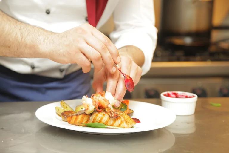 Nowoczesne wyposażenie kuchni gastronomicznej — klucz do sukcesu